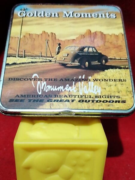 Cutie metalica pentru tigarete Golden Moments-Monument Valley